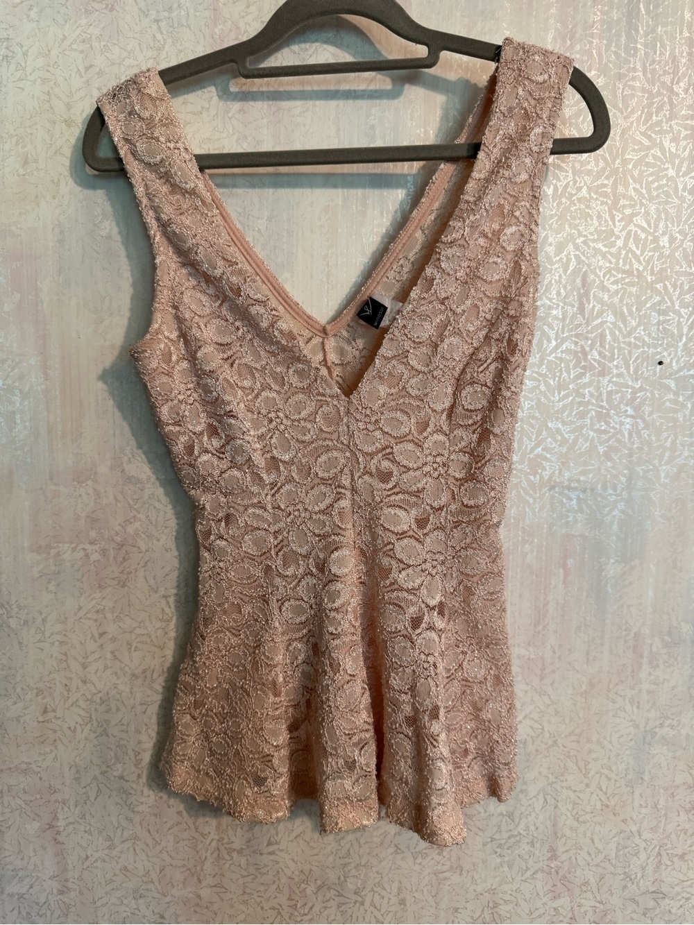 Windsor Dusty Pink Lace V-Neck And VBack Peplum Top Pit to Pit 14.5